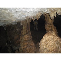 Espeleologia en la Cueva de las Brujas